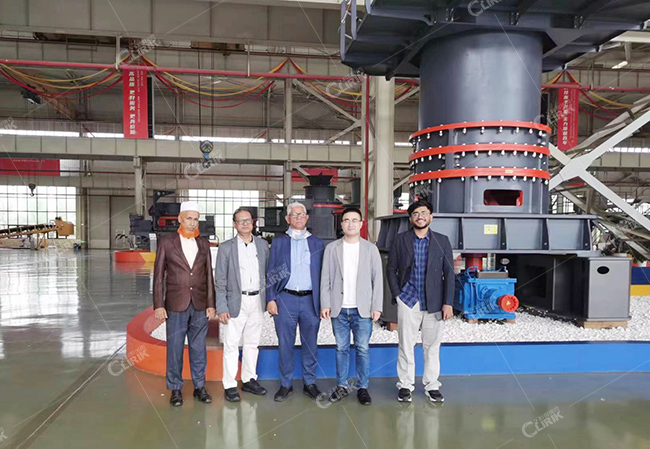 印度客户莅临上海科利瑞克考察超细磨粉机